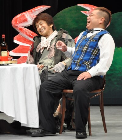 昨年行われた旗揚げ公演「恐怖 タコ公園のタコ女」のワンシーン。