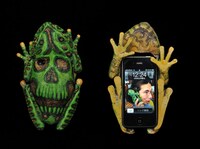 片桐仁の作品「カエルちゃん2011」