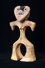 片桐仁の作品「オニギリ型土偶 」