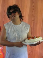 ファンたちから受けたサプライズに泣きそうになるR町。