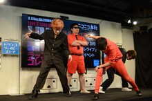 4人で「踊る授業シリーズ『本能寺の変』」を披露するエグスプロージョンと8.6秒バズーカー。