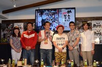 左から、井上佳子、江口カン監督、博多華丸、パラシュート部隊・斉藤、瀬口寛之、福場俊策。