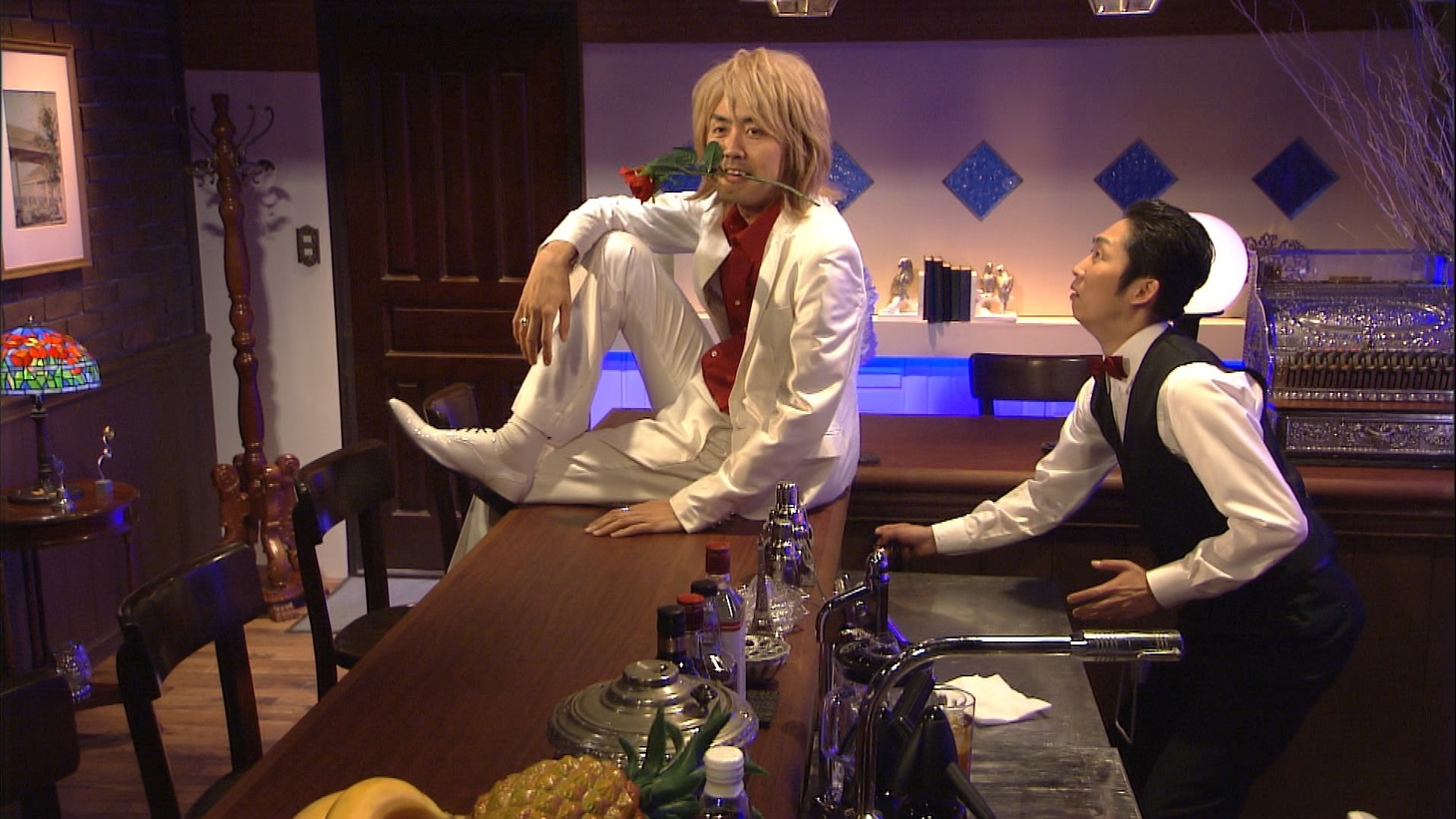 シリーズコント「BAR AKIRA（2）」(c)NHK