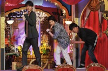 「今夜くらべてみました」に出演する浅香航大、小池徹平、スピードワゴン小沢（左から）。(c)日本テレビ