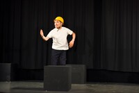 「円山町再開発」ゲネを行うラブレターズ塚本。