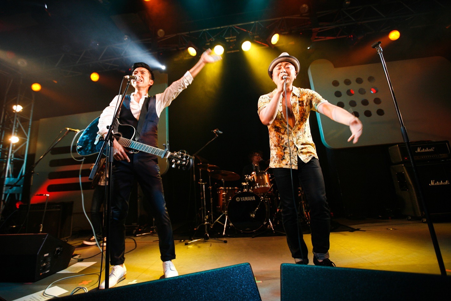 バンド編成のどぶろっかーずとして出演した、どぶろっく。（撮影：Maya Ito）