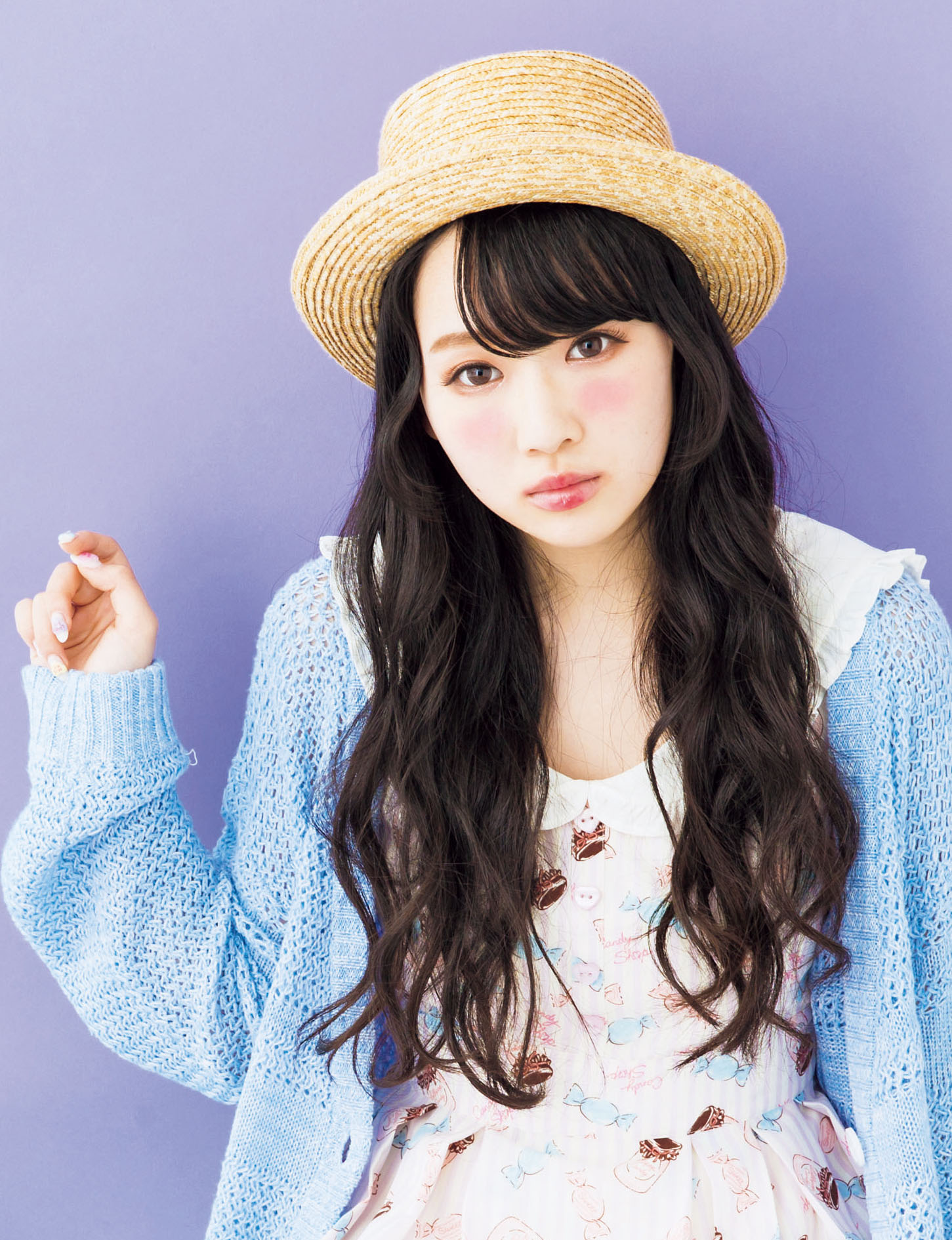 「This is me.」のジャケット、PVに登場しているPopteenモデルの越智ゆらの。