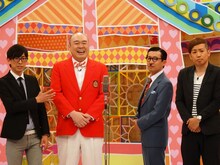 コラボ漫才を披露する新宿カウボーイ（左）、イワイガワ（右）。 (c)CTV