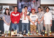 6月17日に行われたイベントの様子。左から3人目が博多華丸。