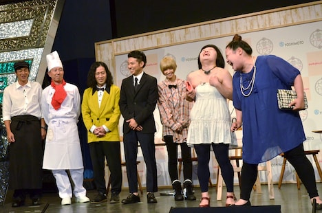 おかずクラブ（右端）がミニコントを披露した場面。