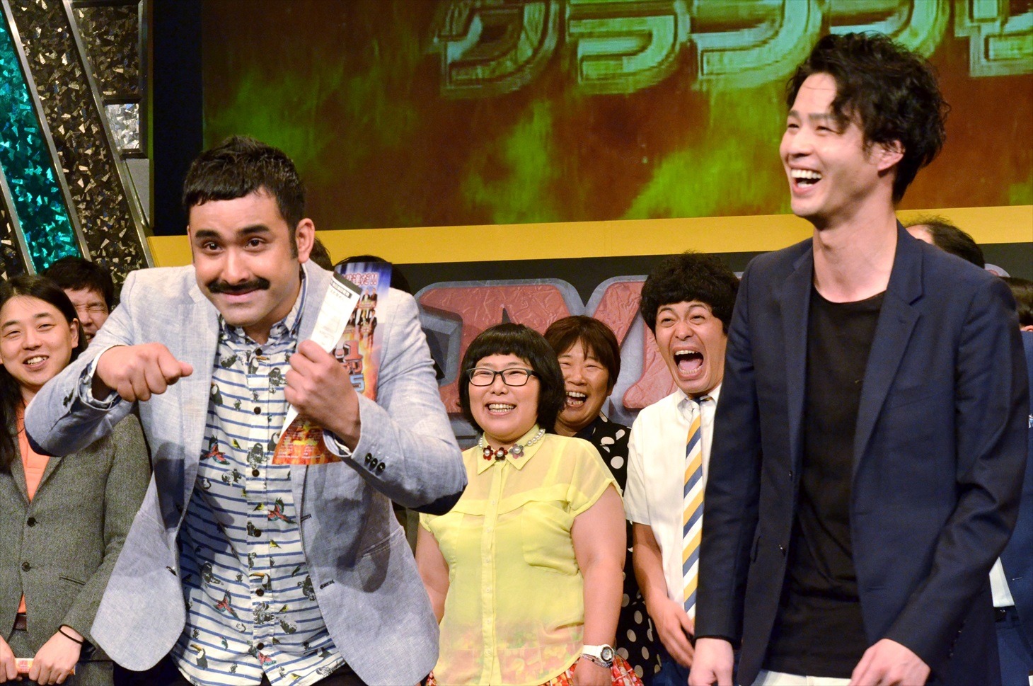 デニス