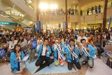 宮川大輔「近江米PR隊長」任命式の様子。