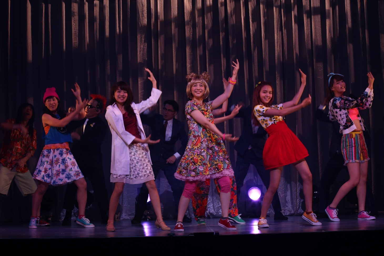 「カンコンキンシアター」2014年公演のオープニング。