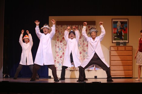 「カンコンキンシアター」2014年公演の「チワース」。