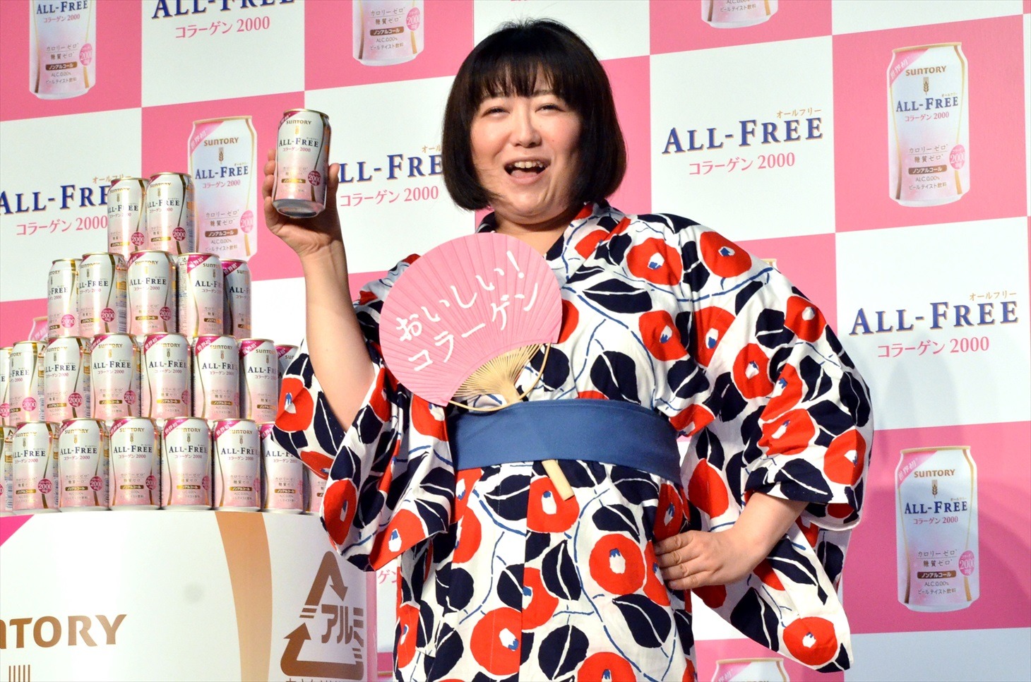 ビールテイスト飲料「オールフリー コラーゲン」の新テレビCMに出演する、森三中・黒沢。