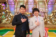 「クイズ 芸能人にまかせなさい」司会の雨上がり決死隊。(c)関西テレビ