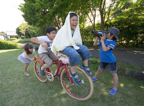 「なつやすみの巨匠」（能古島写真提供：福岡市 / Photo Fumio Hashimoto）