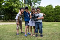 映画「なつやすみの巨匠」のワンシーン。（能古島写真提供：福岡市 / Photo Fumio Hashimoto）