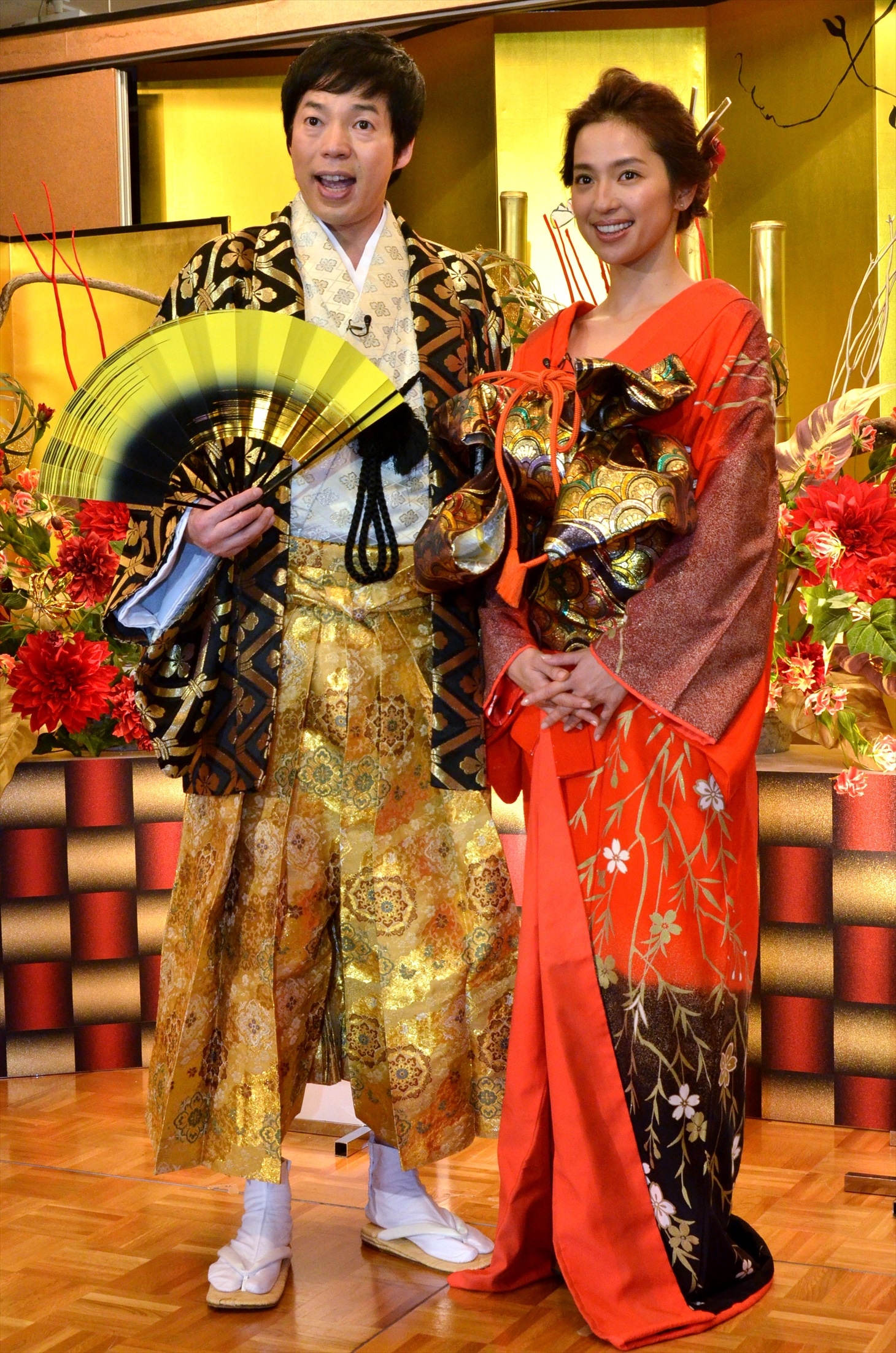 （左から）今田耕司、中村アン。