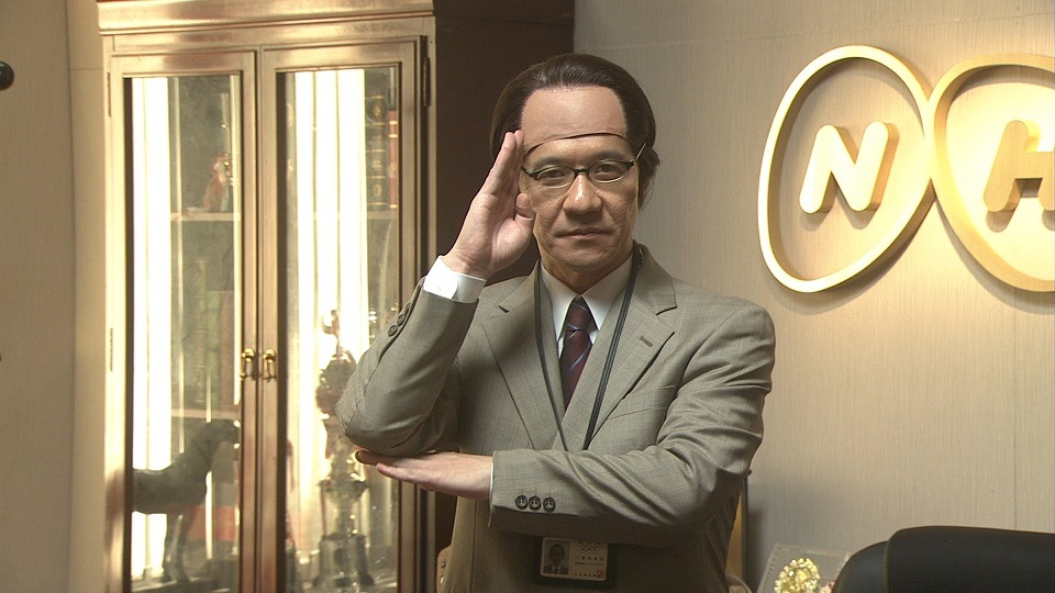 内村光良演じるキャラクター・三津谷寛治。(c)NHK