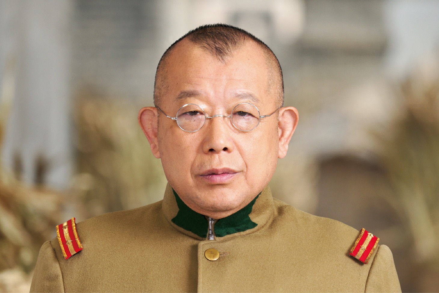 ドラマ「TBSテレビ60周年特別企画『レッドクロス～女たちの赤紙～』」に軍医役で出演する笑福亭鶴瓶。(c)TBS