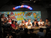 過去に行われた「スニーカー同好会」の様子。