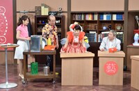 顔面コントに挑戦するももいろクローバーZの百田夏菜子（中央）。(c)NHK