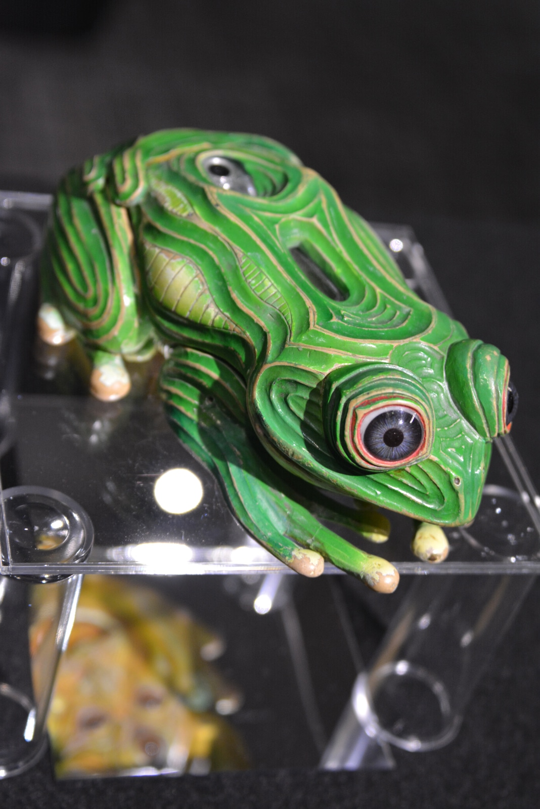 「不条理アート粘土作品展『ギリ展』」の展示作品。