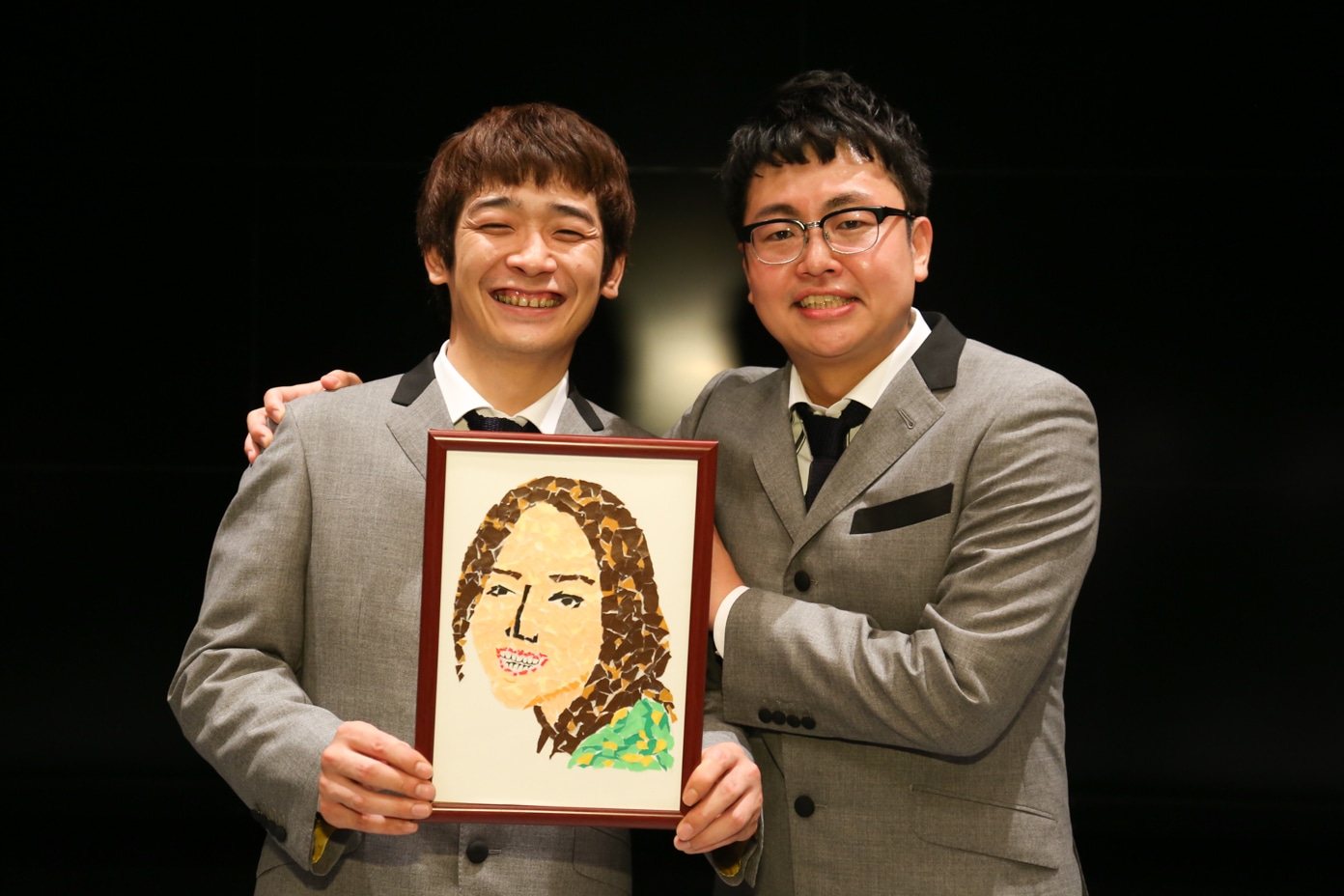 結婚を発表した銀シャリ鰻（左）と相方の橋本（右）。