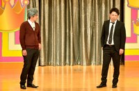 決勝でネタを披露する、だーりんず。