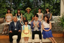 （後列左から）青山あみ、彩乃、三浦豪太、紗來乙生、鈴木友菜（前列左から）三浦雄一郎、小林星蘭、南原清隆、須黒清華。 (c)テレビ東京