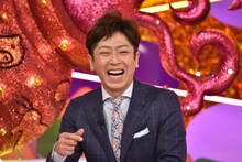 「発見！ウワサの食卓」MCのフットボールアワー後藤。(c)関西テレビ