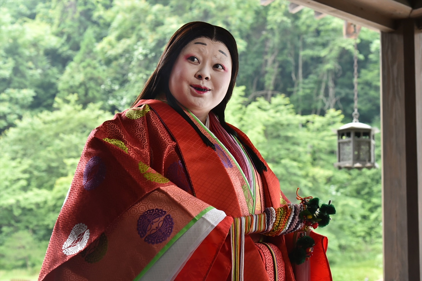 「いきなり！黄金伝説。」で「2泊3日平安時代生活」に挑戦する渡辺直美。(c)テレビ朝日