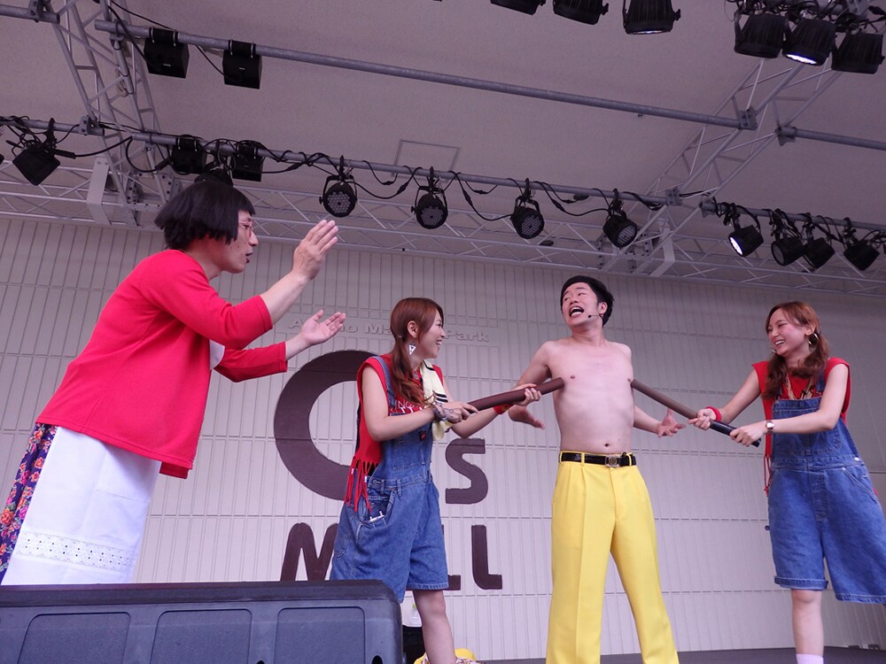 MK-twintyの2人に乳首ドリルをされる吉田裕。