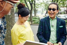 「ブラタモリ」で仙台を訪れるタモリ（右端）と桑子真帆NHKアナウンサー（中央）。(c)NHK