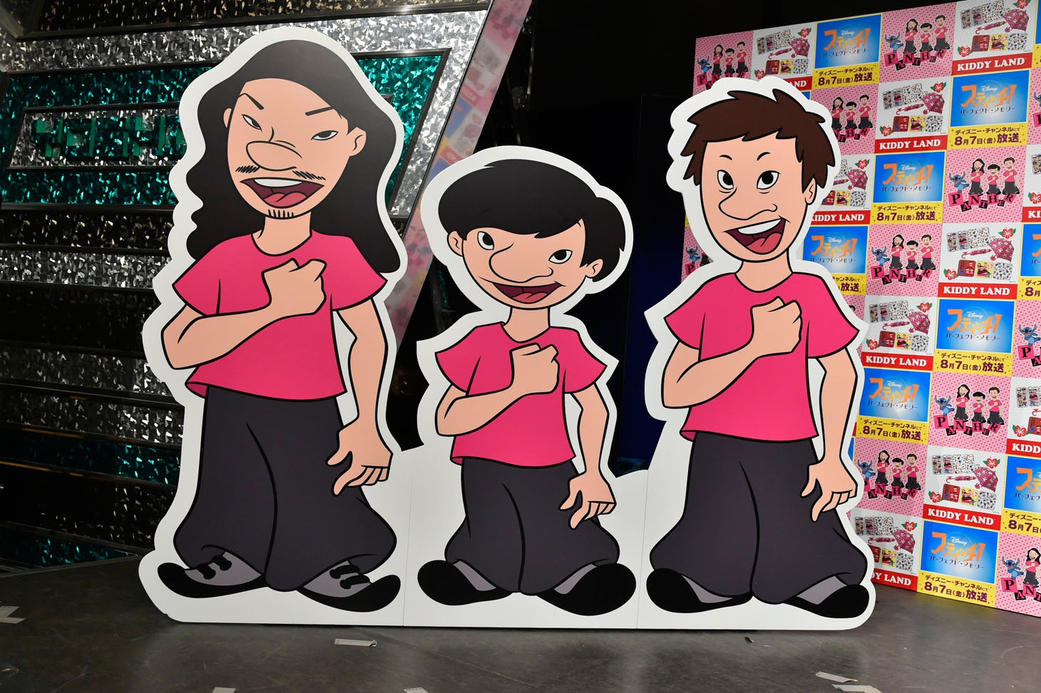 グッズにデザインされているパンサーのイラストパネル。