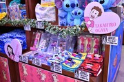 KIDDY LAND 原宿店に陳列された「スティッチ～パンサーデザインアイテム～」。