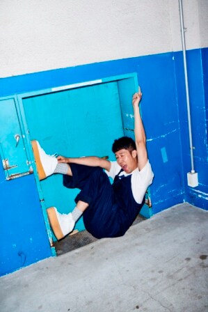 3誌同時！小籔千豊、女性ファッション誌の“専属”モデルに就任