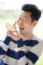 小籔千豊（撮影：大門徹 講談社刊 VOCE9月号）