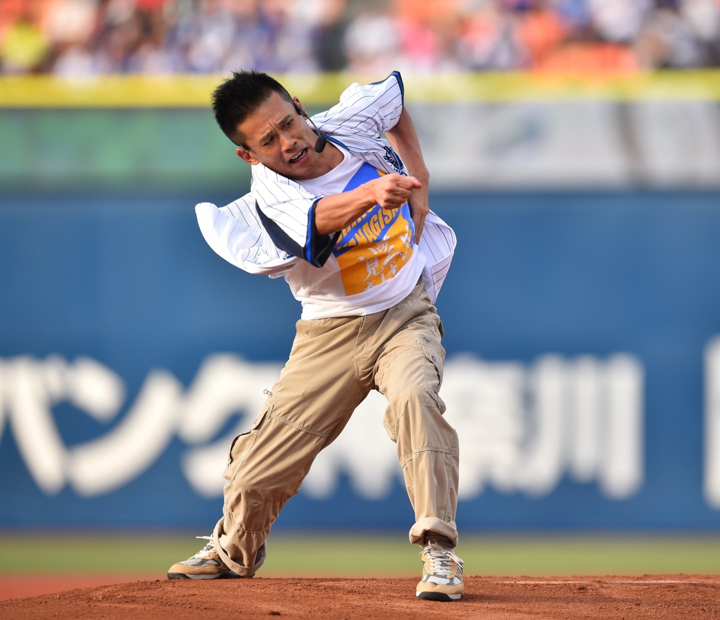 柳沢慎吾。写真は昨年2014年に行われた始球式の様子。