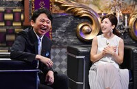 「有吉反省会」反省人の江利奈（右）。(c)日本テレビ