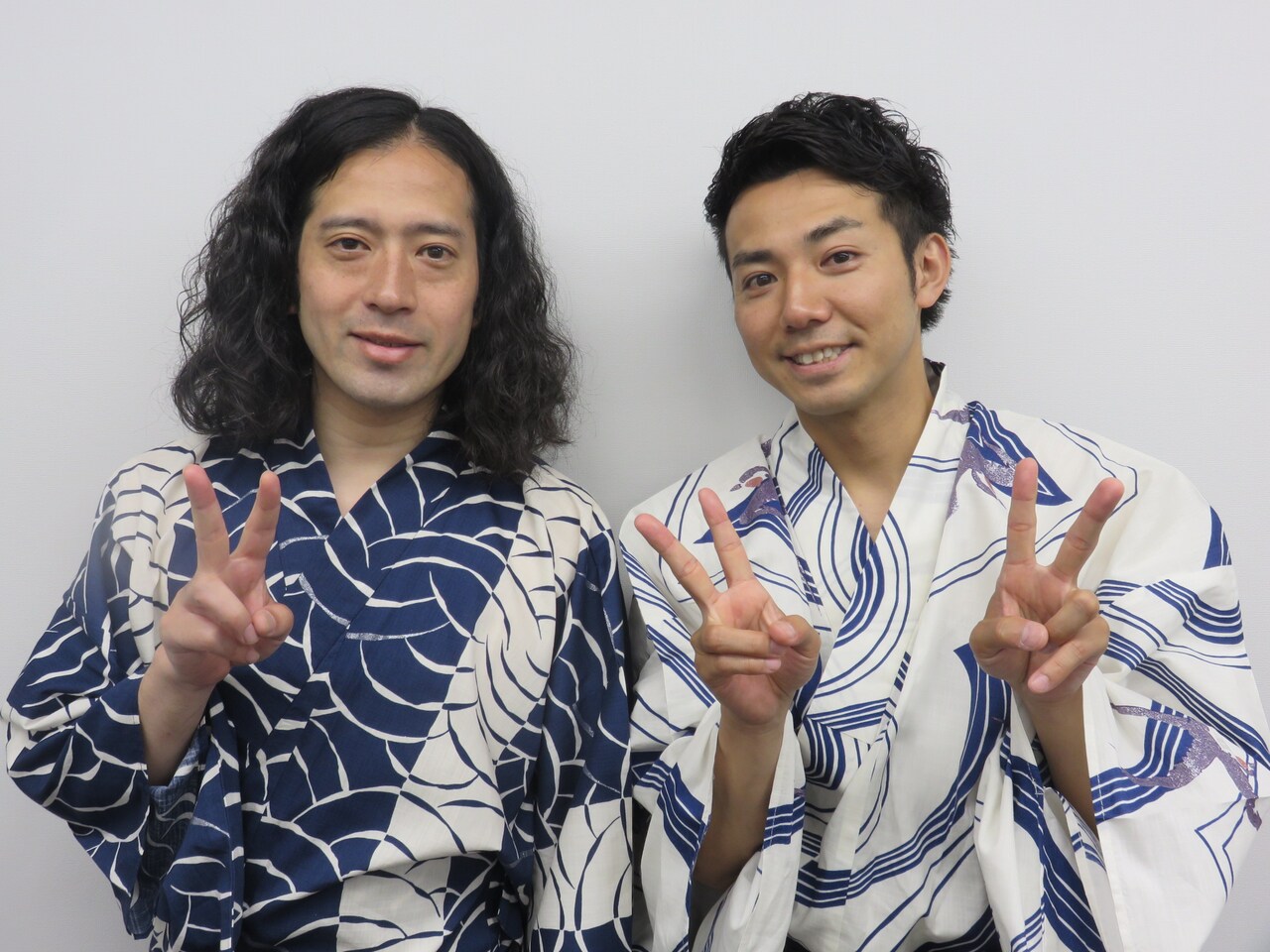 「幕張ビーチ花火フェスタ」をPRするピース。