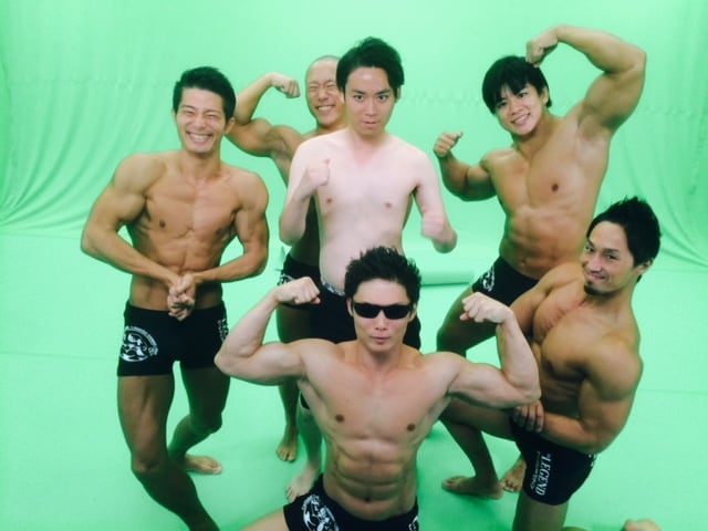 クマムシが超新塾・小嵐所属マッチョ集団と「なんだしっ！」ダンスコラボ