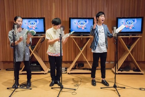 パンサーによるアフレコの様子。 (c)Disney