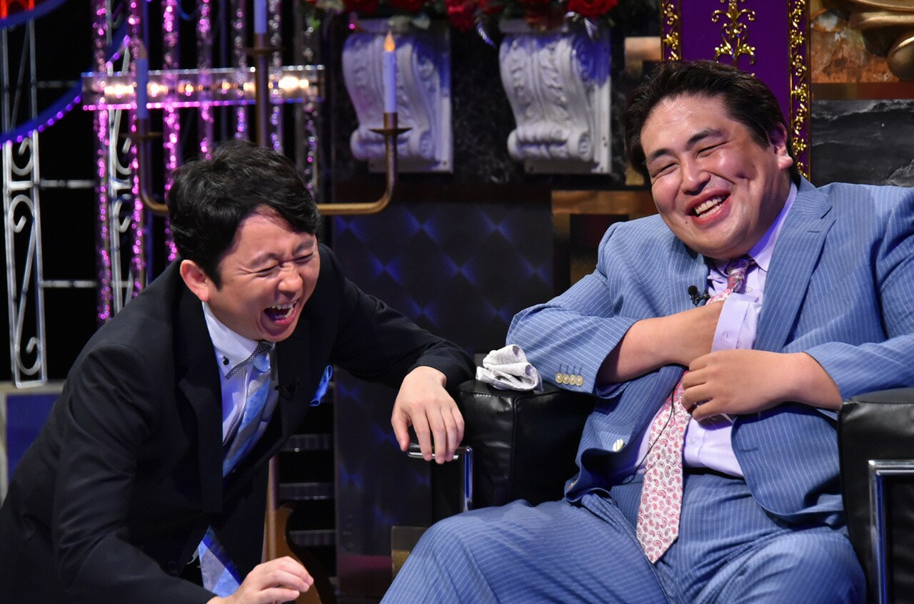 「隠されると見たくなる」二子山親方の“ある部分”に有吉の視線が集中