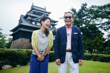 左から、「ブラタモリ」で松江城を訪れた桑子真帆（NHKアナウンサー）とタモリ。(c)NHK