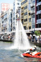 「水都大阪2015」オープニングイベントの様子。