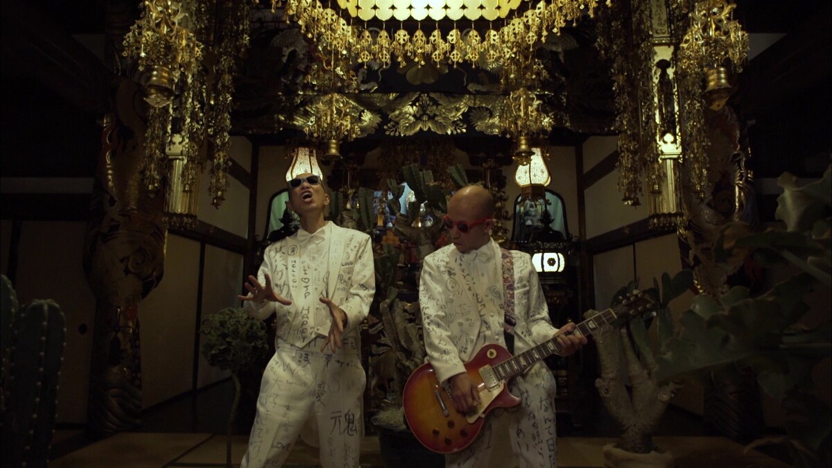 バイきんぐ小峠＆サンプラザ中野くんが寺で熱唱、坊坊主のMV公開