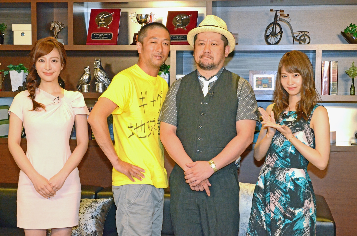 左から竹内渉、村越周司、ケンドーコバヤシ、永尾まりや。