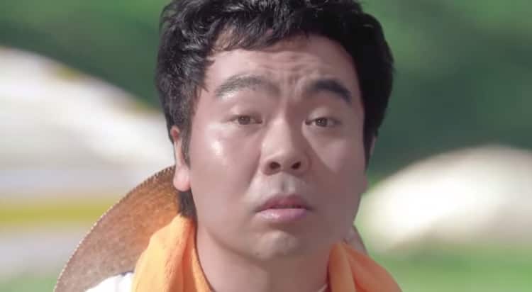 くじらが渾身のとぼけ顔 アイシティcmで広瀬アリス 千葉雄大と共演 お笑いナタリー